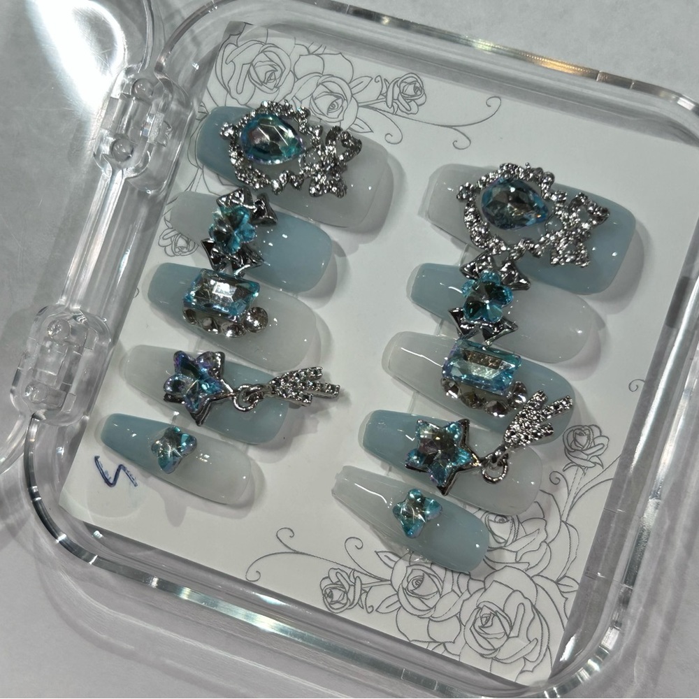 New press on nails, size is s, $30/per